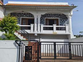 LoveLeaf Cottage